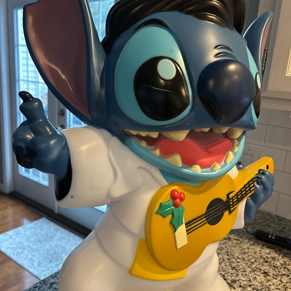 NEW Disney 28